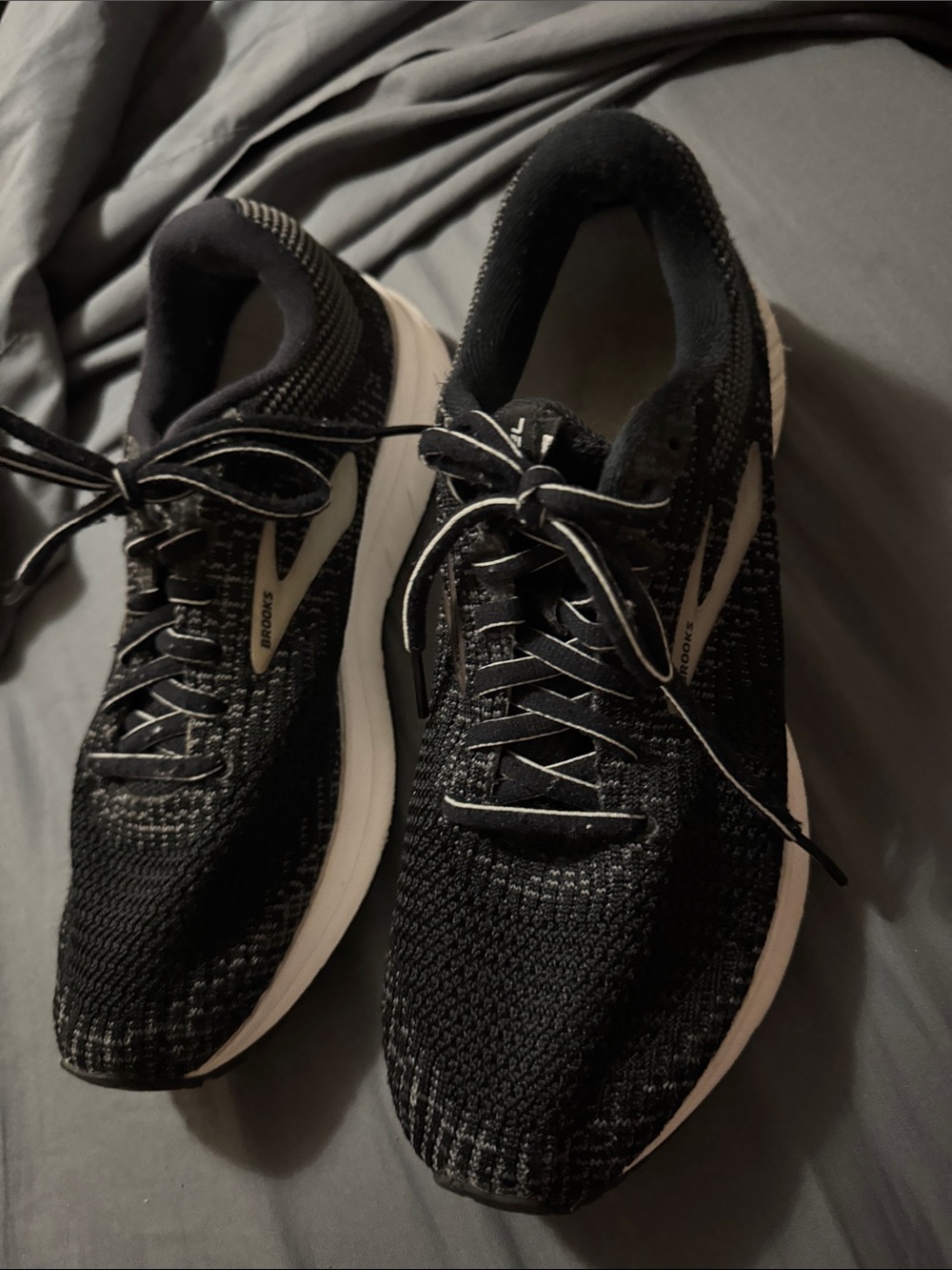 Brooks Women's Black & White Running Shoes Revel 3